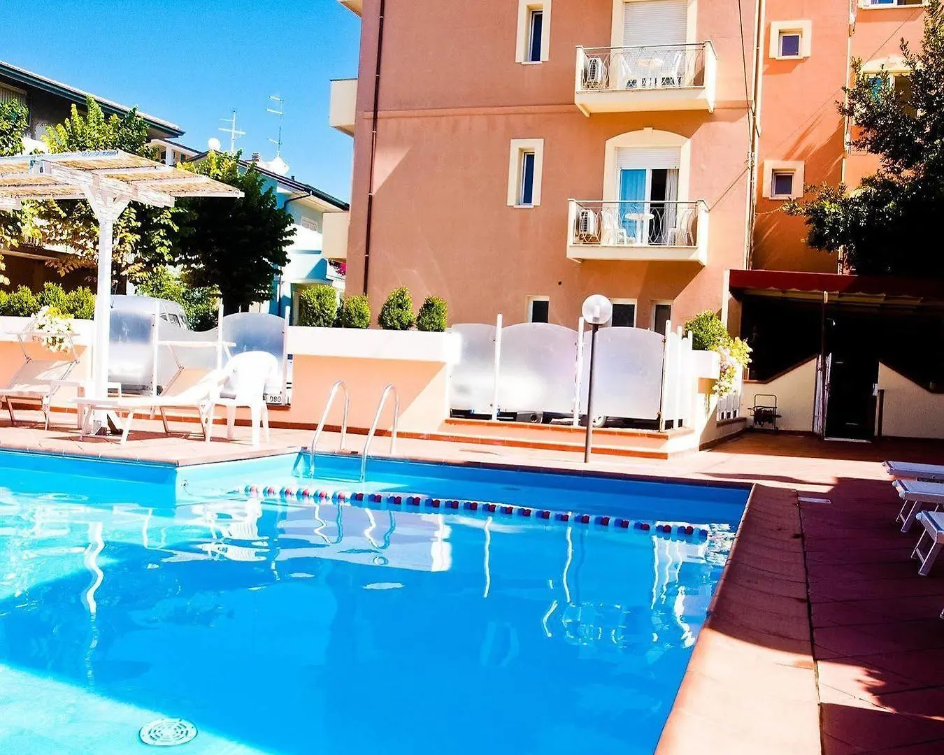 Residence I Girasoli Римини 3*,
